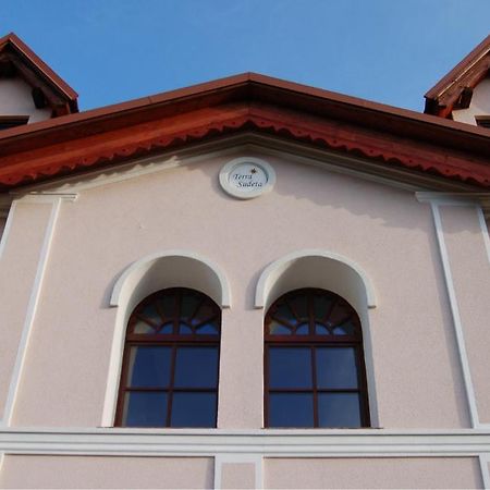 Rezydencja Terra Sudeta Bed & Breakfast Międzylesie Exterior foto
